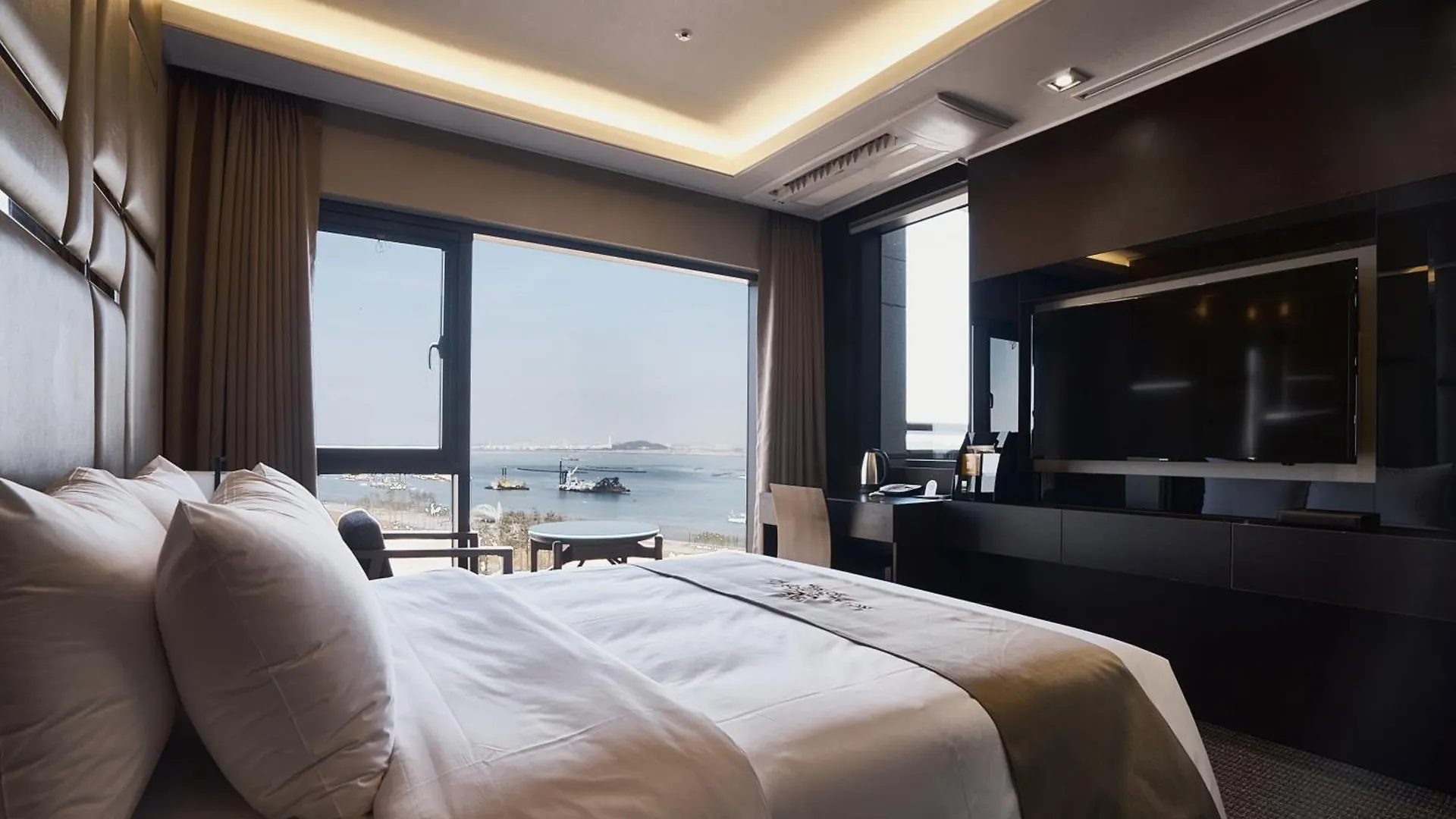 Royal Emporium Incheon Airport Hotel South Korea