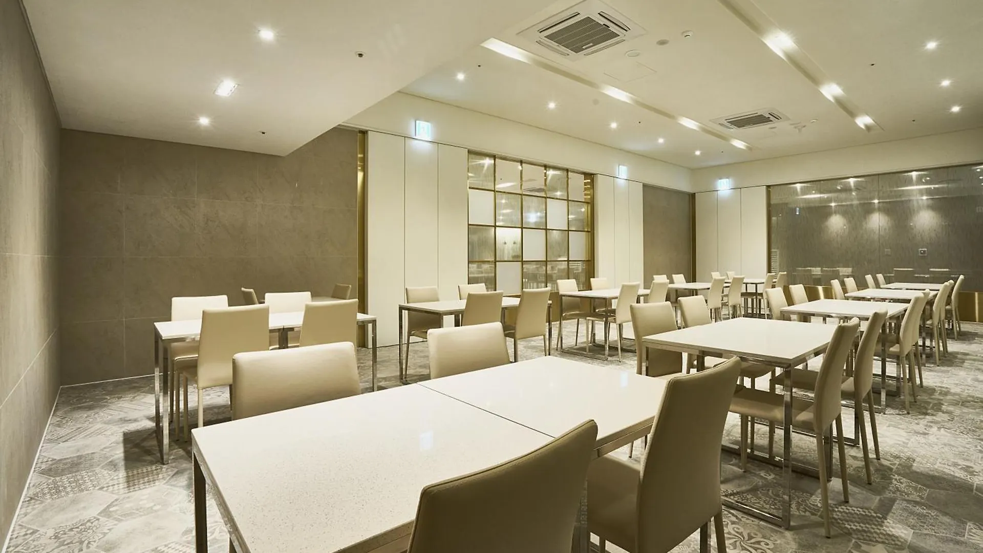 Royal Emporium Incheon Airport Hotel