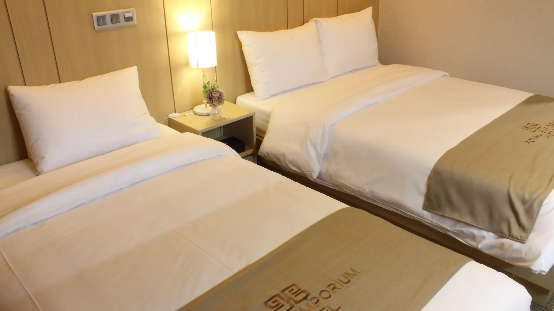 Royal Emporium Incheon Airport Hotel 4*,