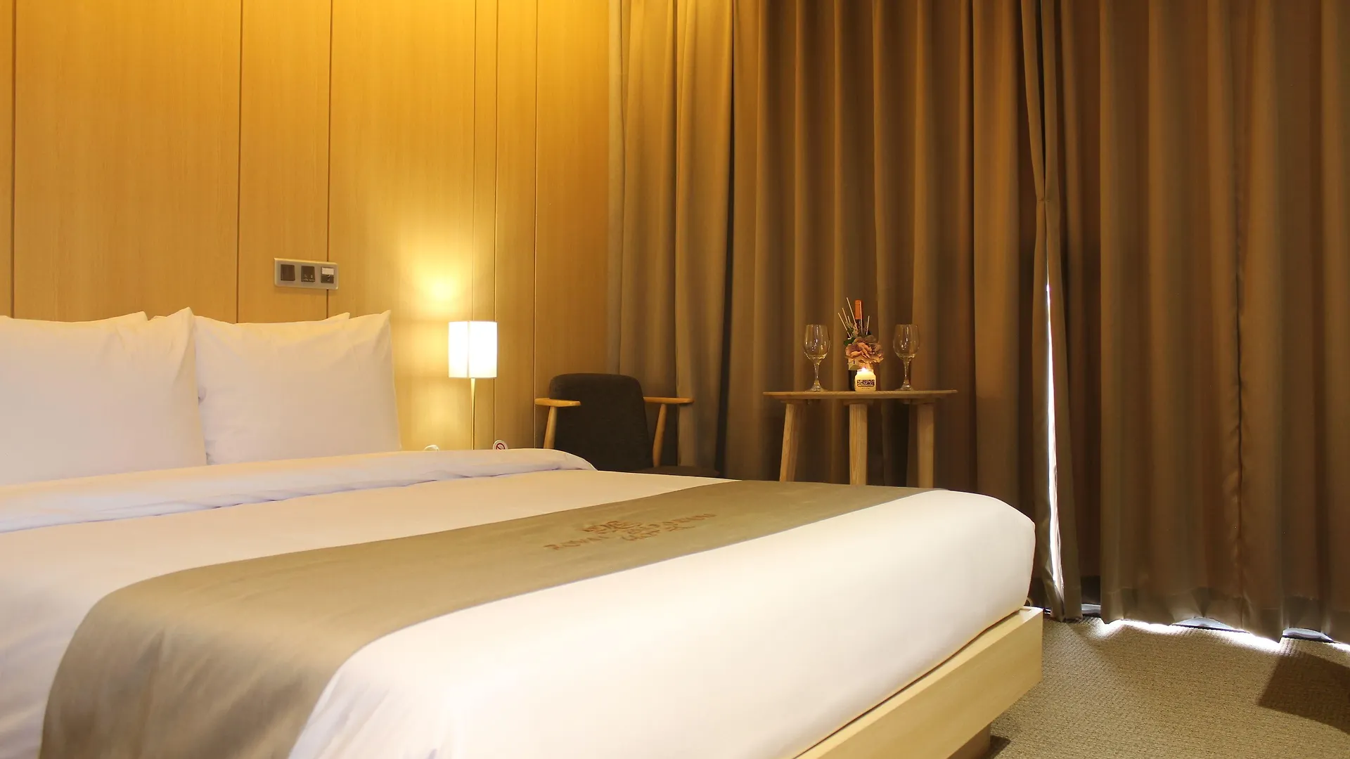 Royal Emporium Incheon Airport Hotel