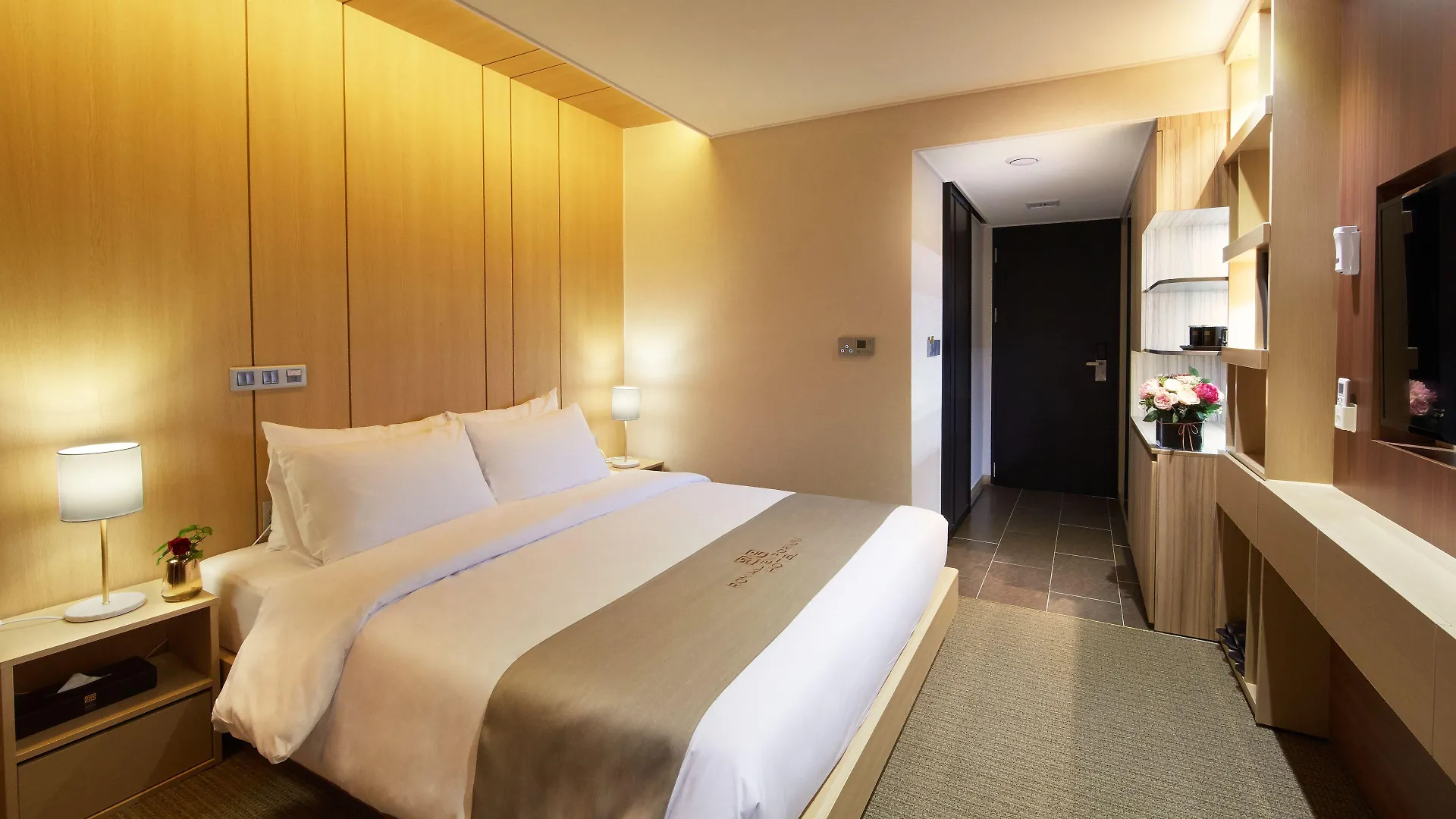 Royal Emporium Incheon Airport Hotel