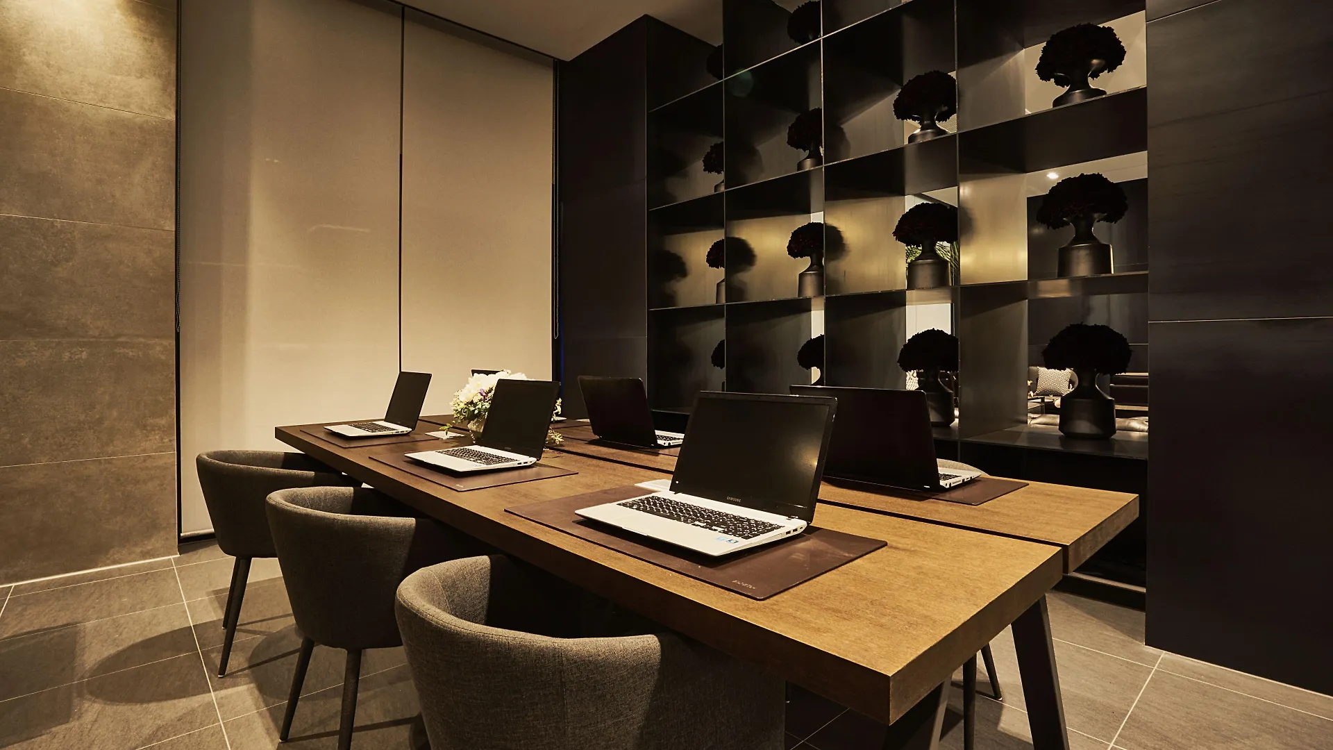 Royal Emporium Incheon Airport Hotel