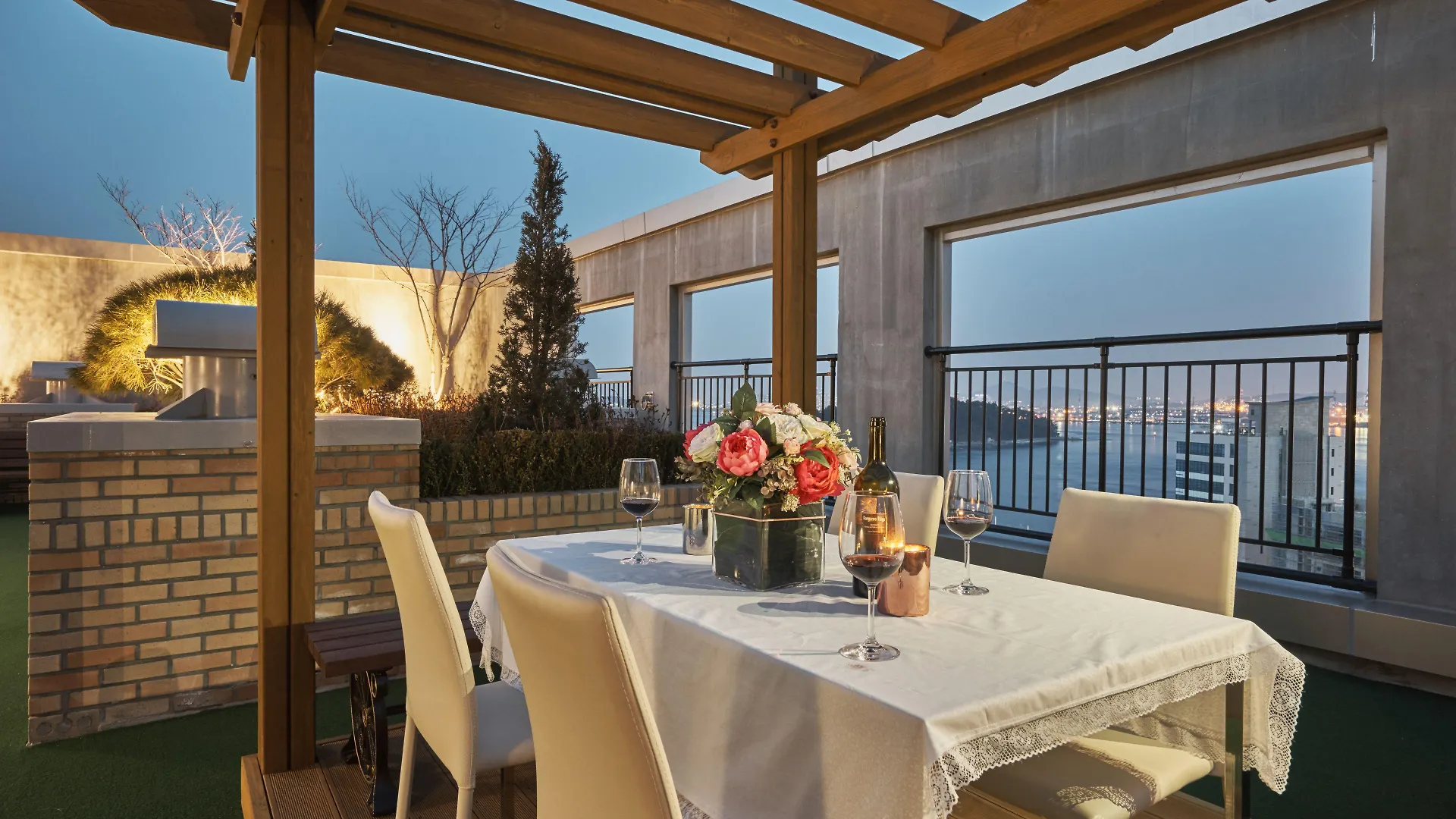 Royal Emporium Incheon Airport Hotel