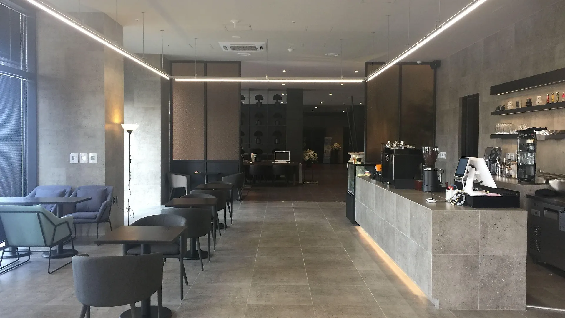 Royal Emporium Incheon Airport Hotel