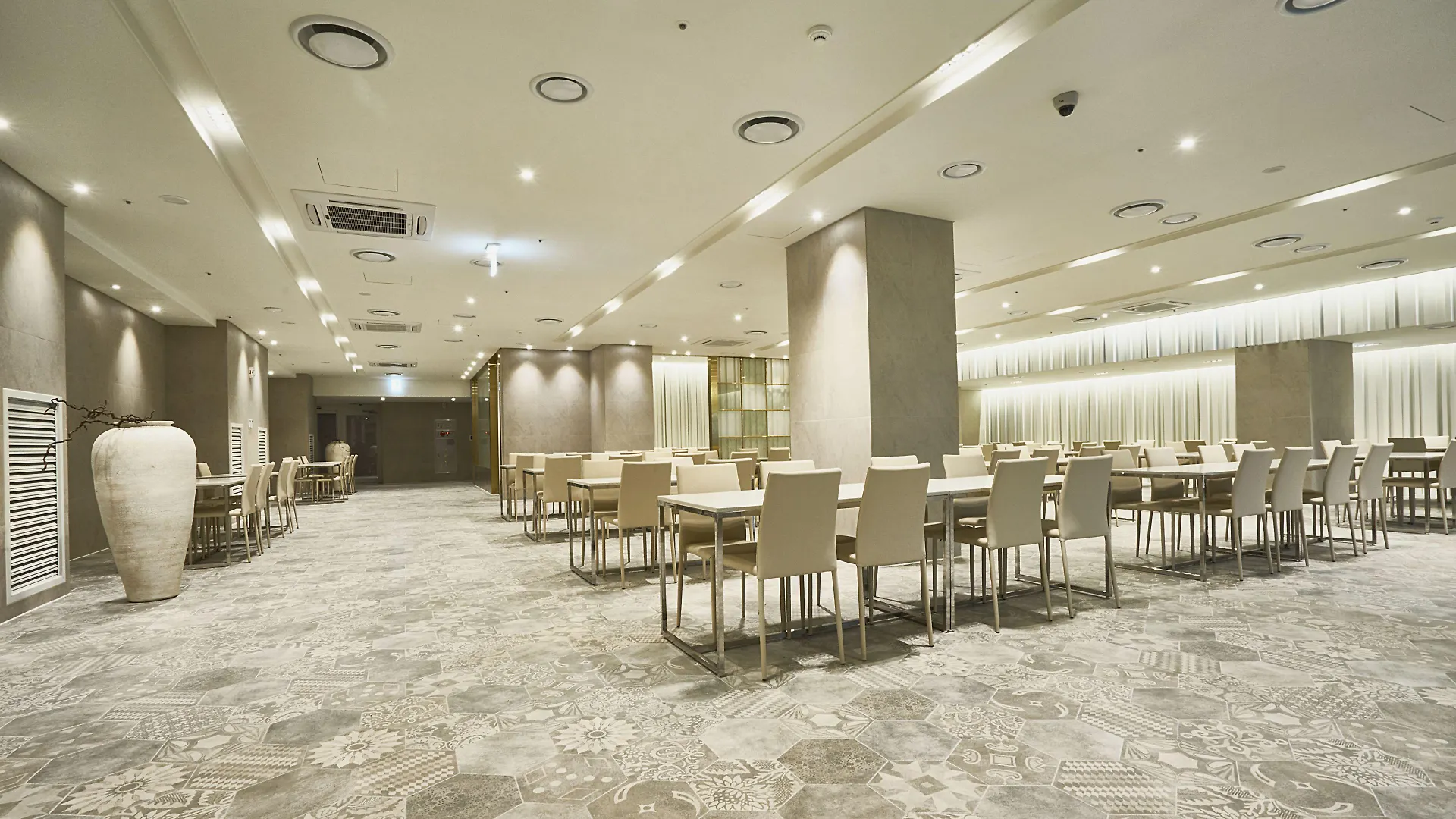 Royal Emporium Incheon Airport Hotel South Korea