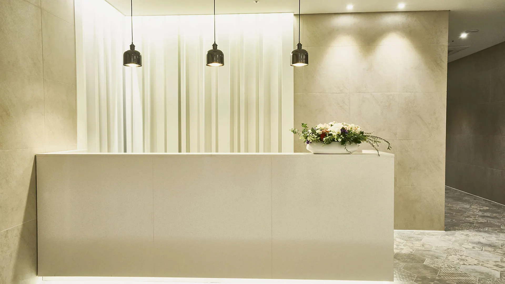 Royal Emporium Incheon Airport Hotel