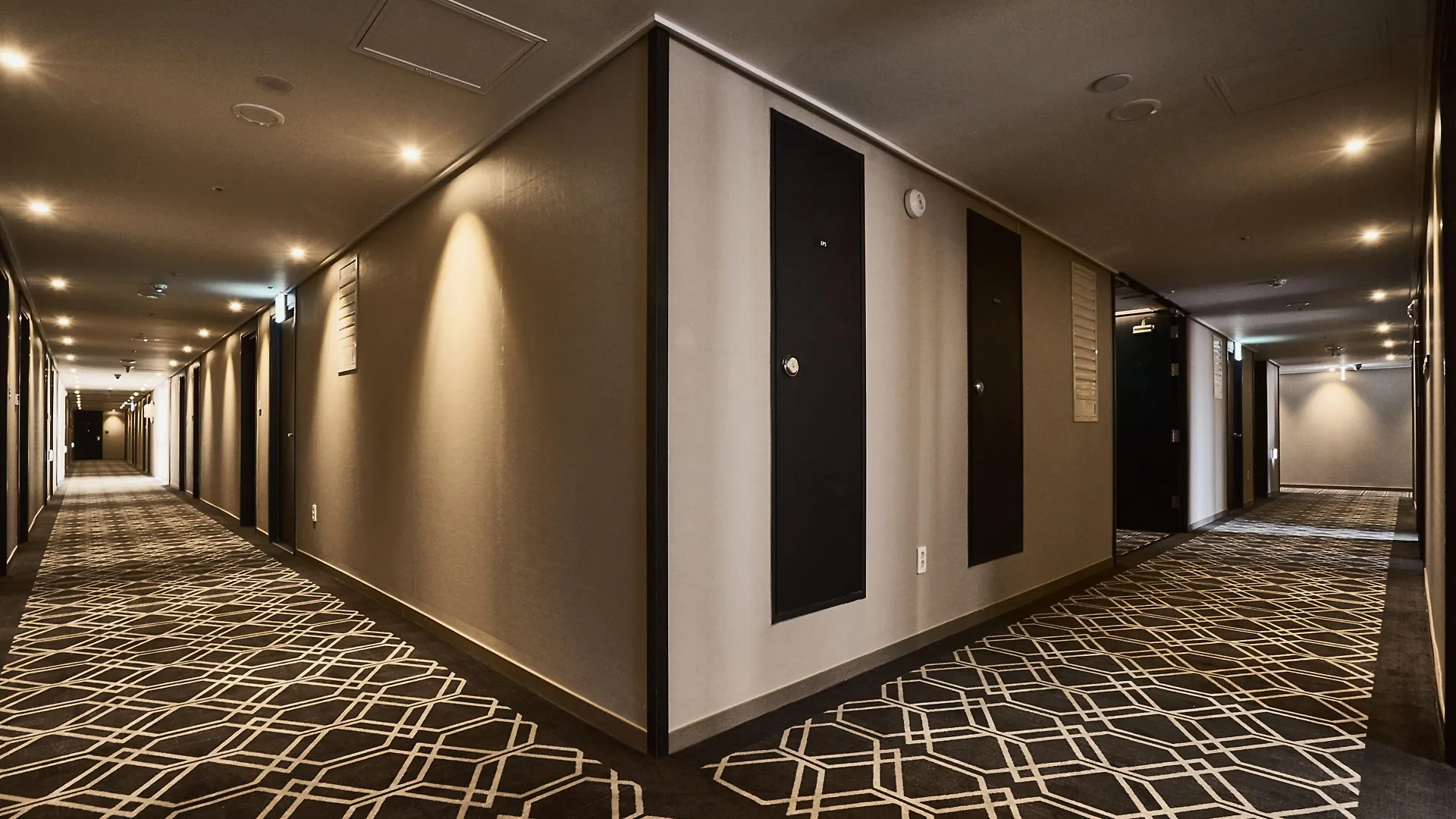 Royal Emporium Incheon Airport Hotel 4*,  South Korea