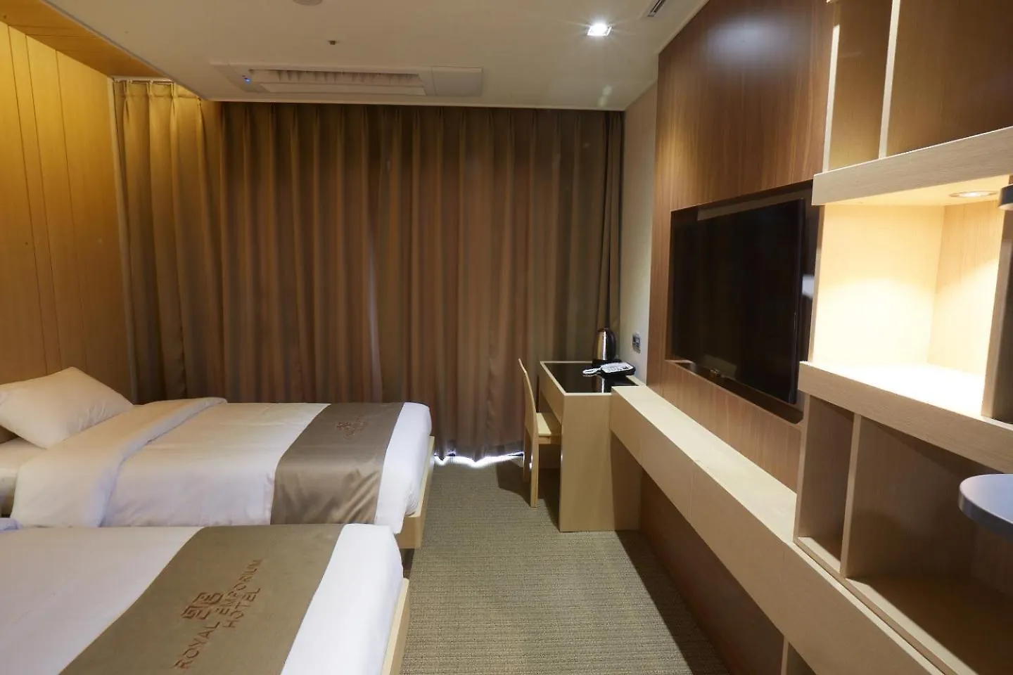Royal Emporium Incheon Airport Hotel