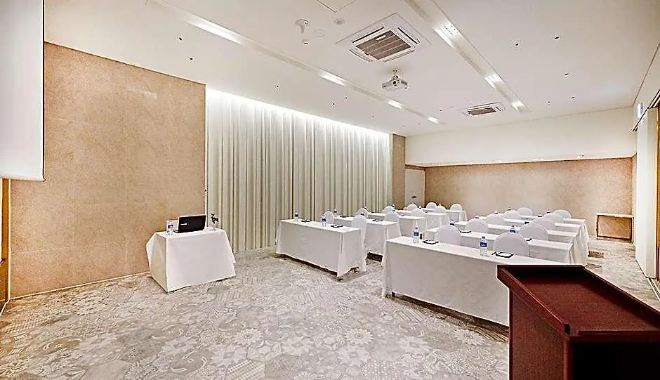 Royal Emporium Incheon Airport Hotel 4*,