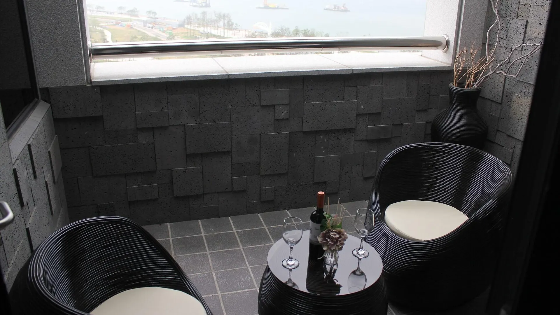 ****  Royal Emporium Incheon Airport Hotel South Korea