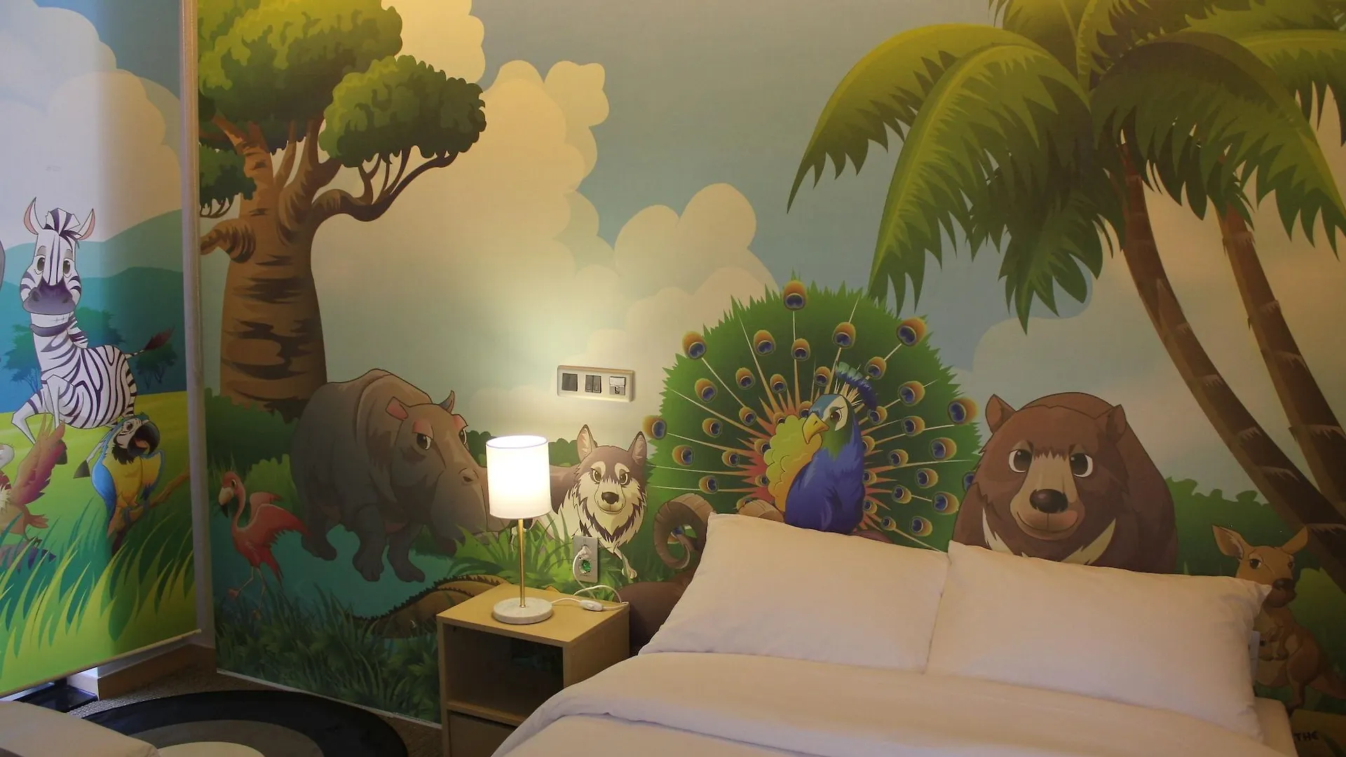 Royal Emporium Incheon Airport Hotel