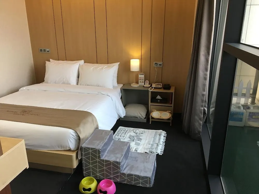 Royal Emporium Incheon Airport Hotel 4*,
