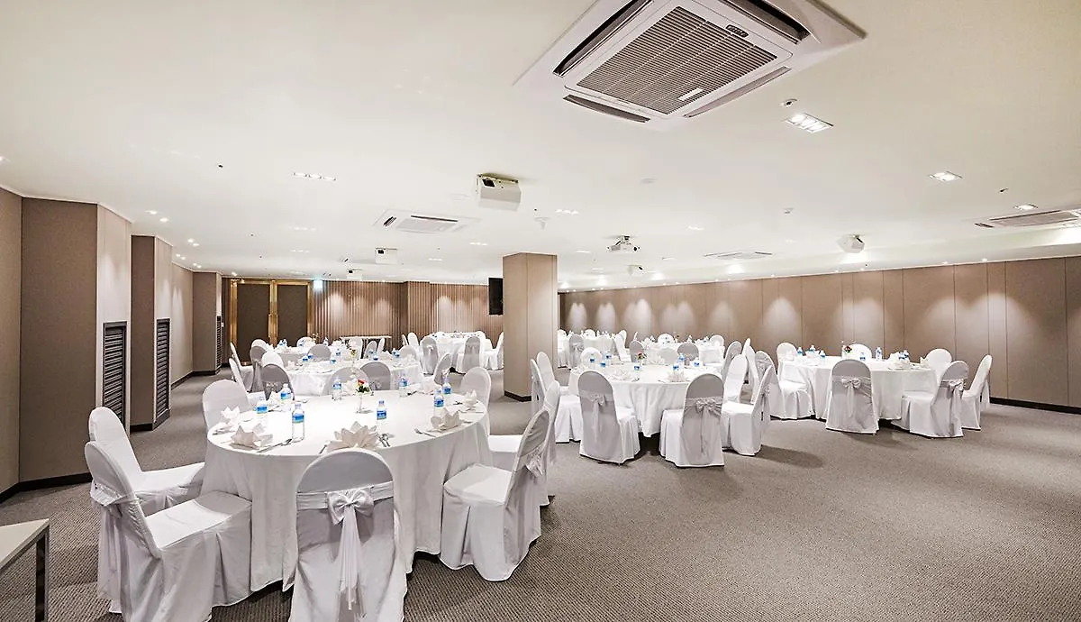 Royal Emporium Incheon Airport Hotel 4*,  South Korea