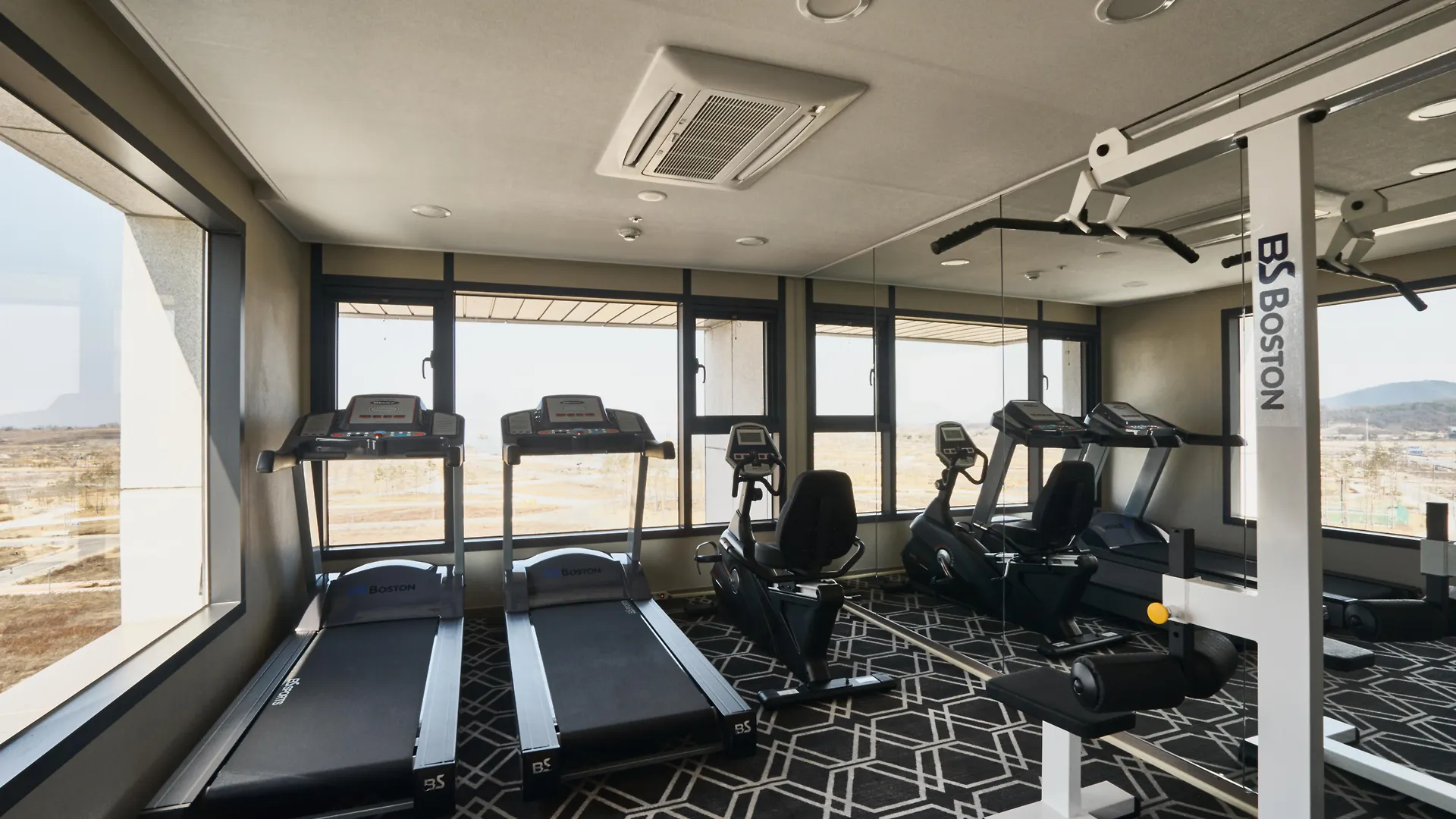 Royal Emporium Incheon Airport Hotel