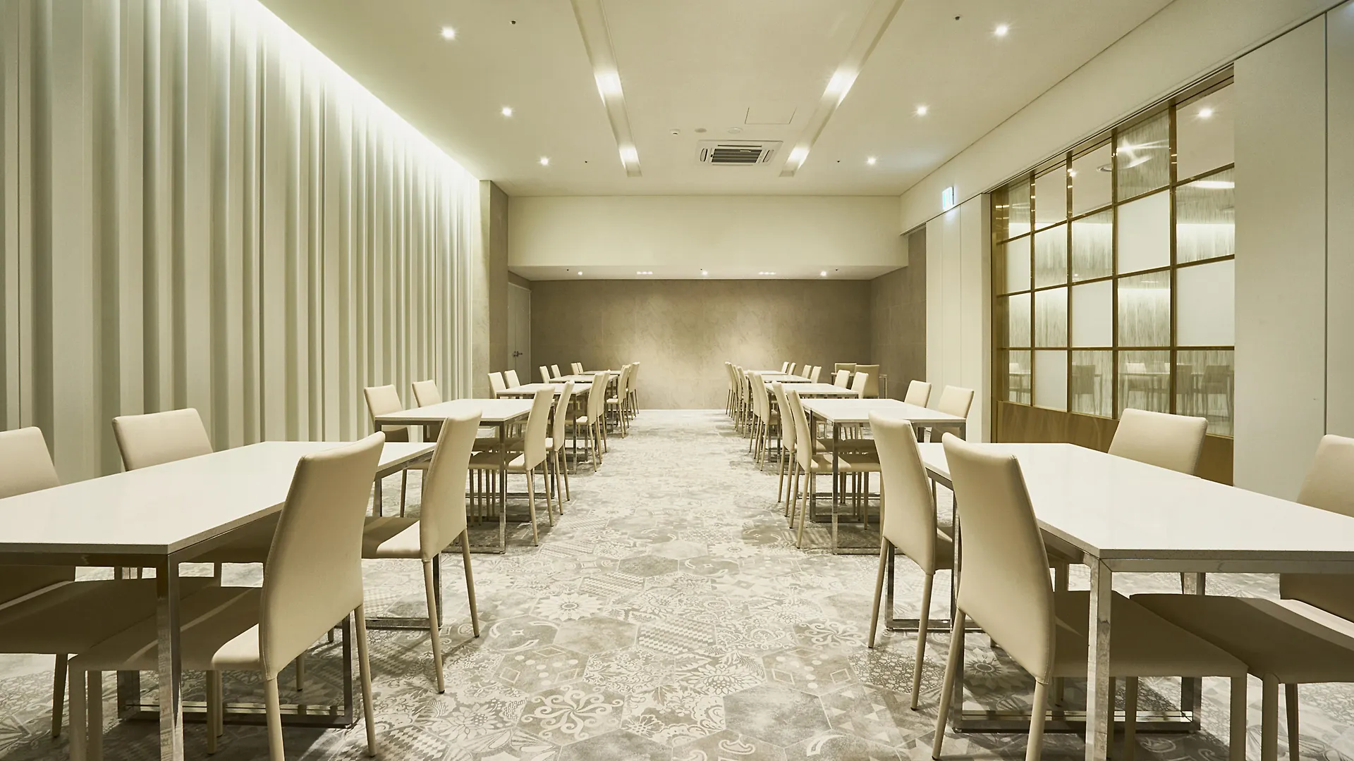 ****  Royal Emporium Incheon Airport Hotel South Korea