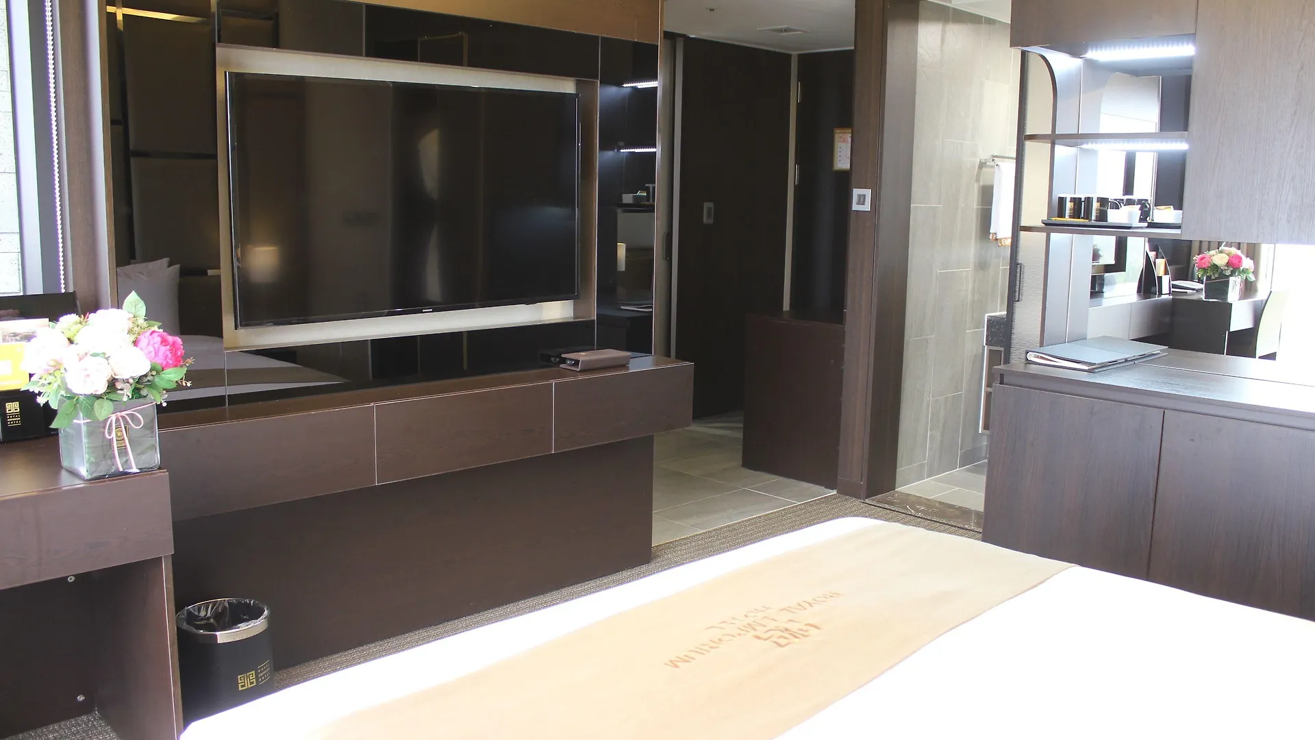 ****  Royal Emporium Incheon Airport Hotel South Korea