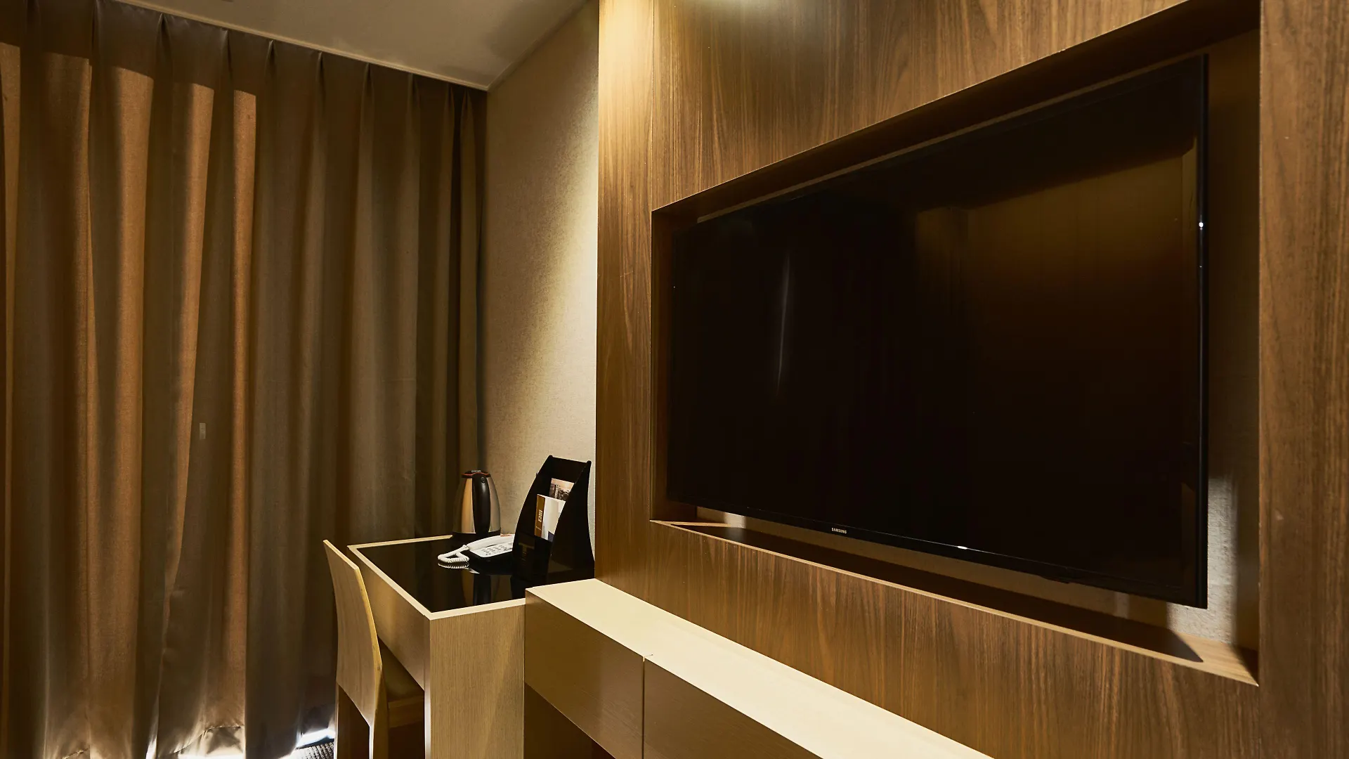 Royal Emporium Incheon Airport Hotel 4*,