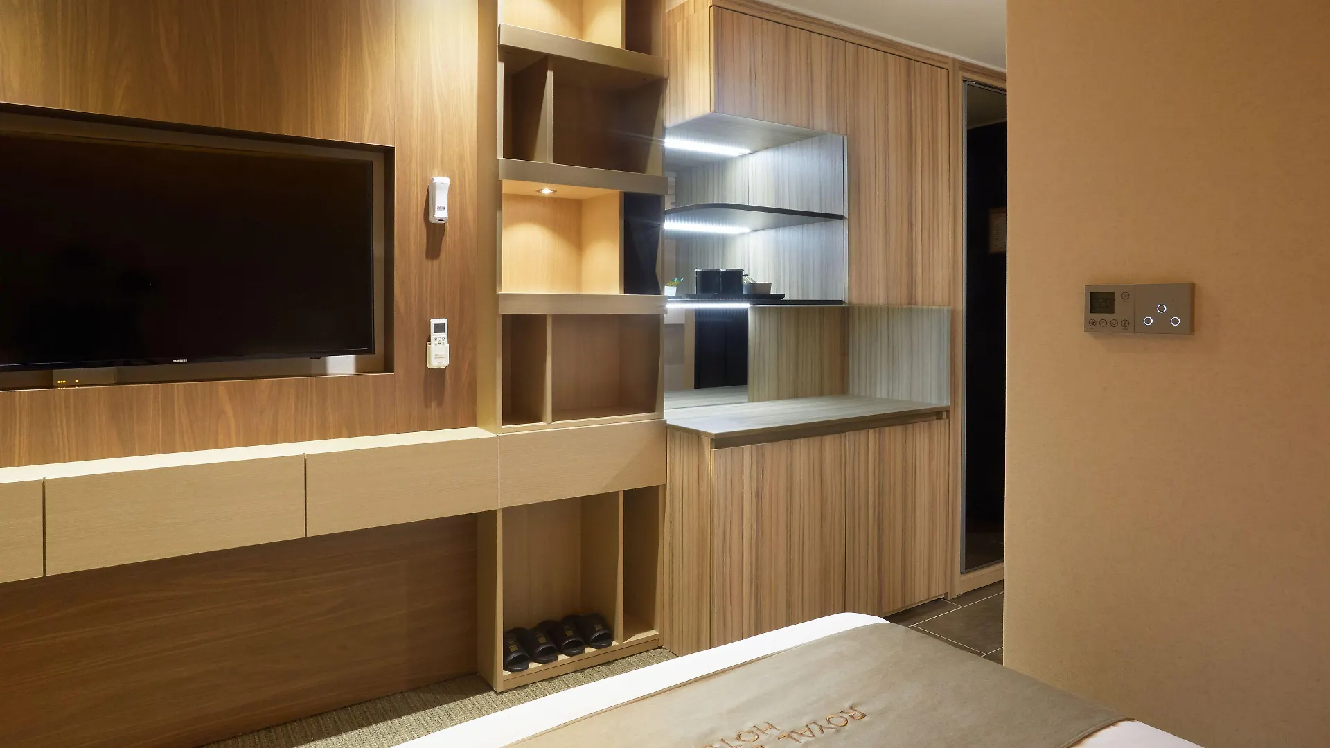 Royal Emporium Incheon Airport Hotel