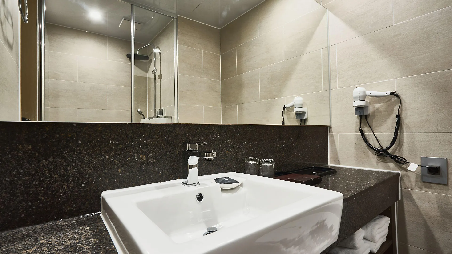 ロイヤル エンポリアム インチョン エアポート インチョン広域市 4*,