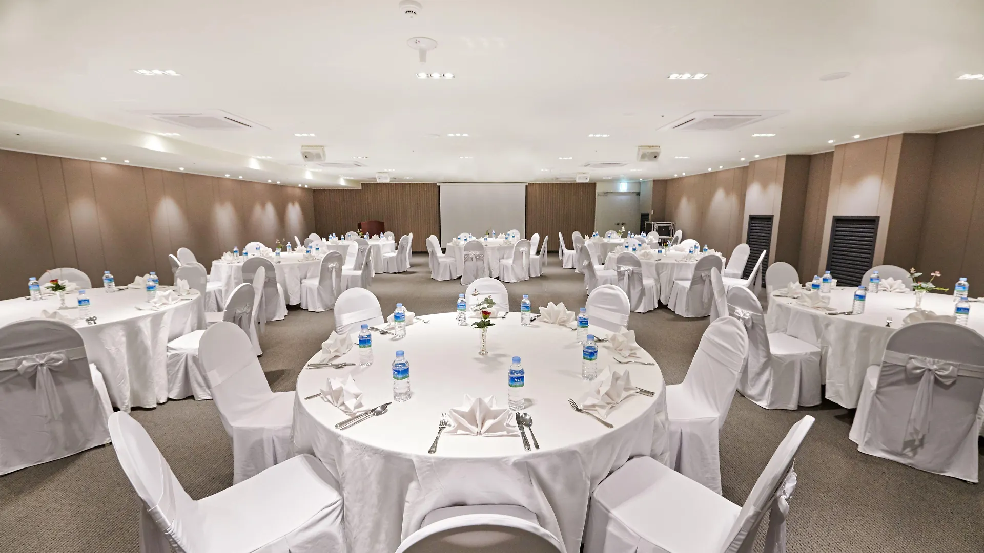 Royal Emporium Incheon Airport Hotel South Korea