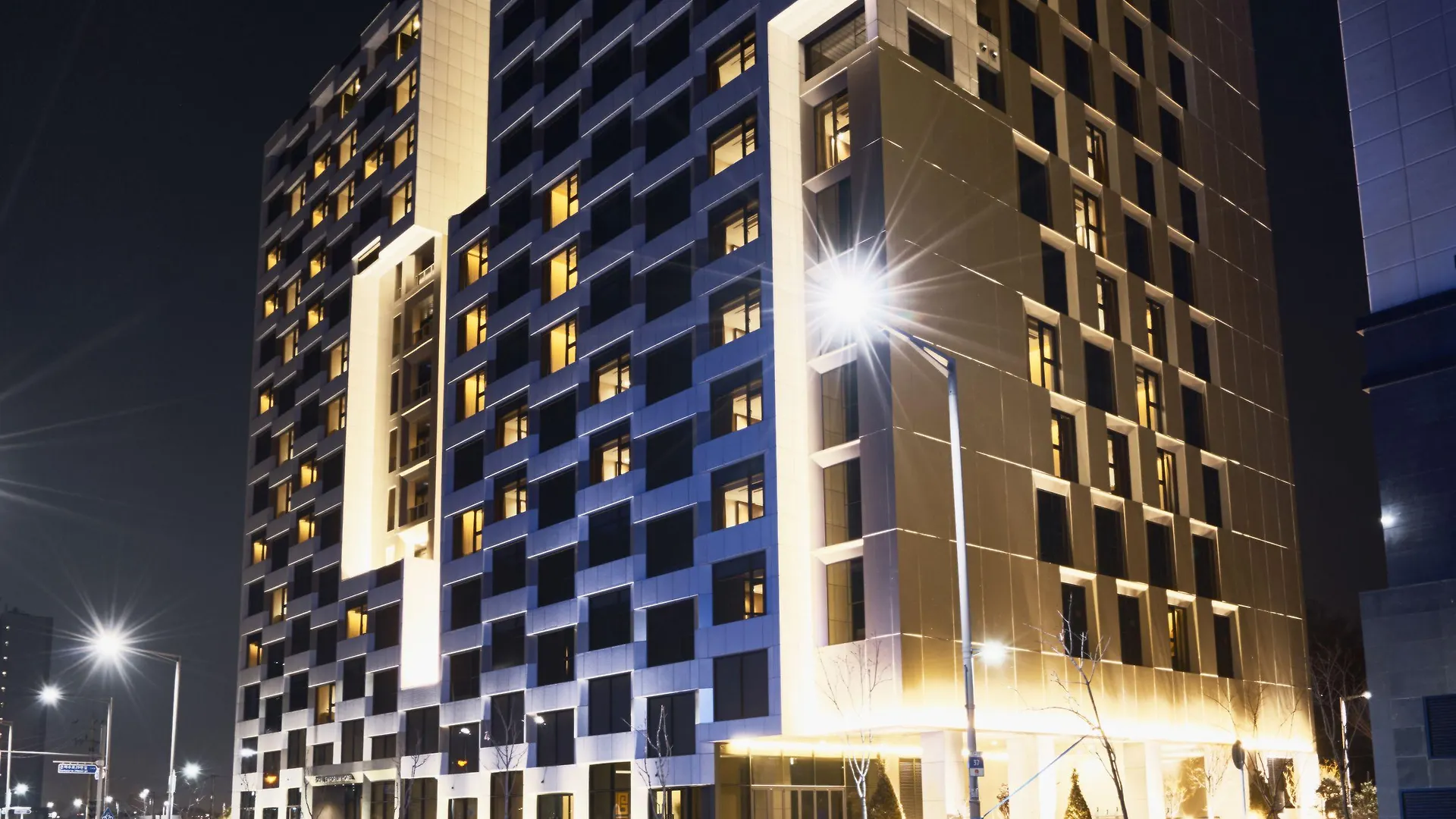 Royal Emporium Incheon Airport Hotel 4*,  South Korea