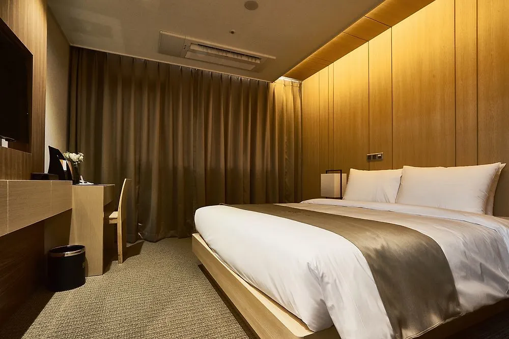 Royal Emporium Incheon Airport Hotel 4*,  South Korea