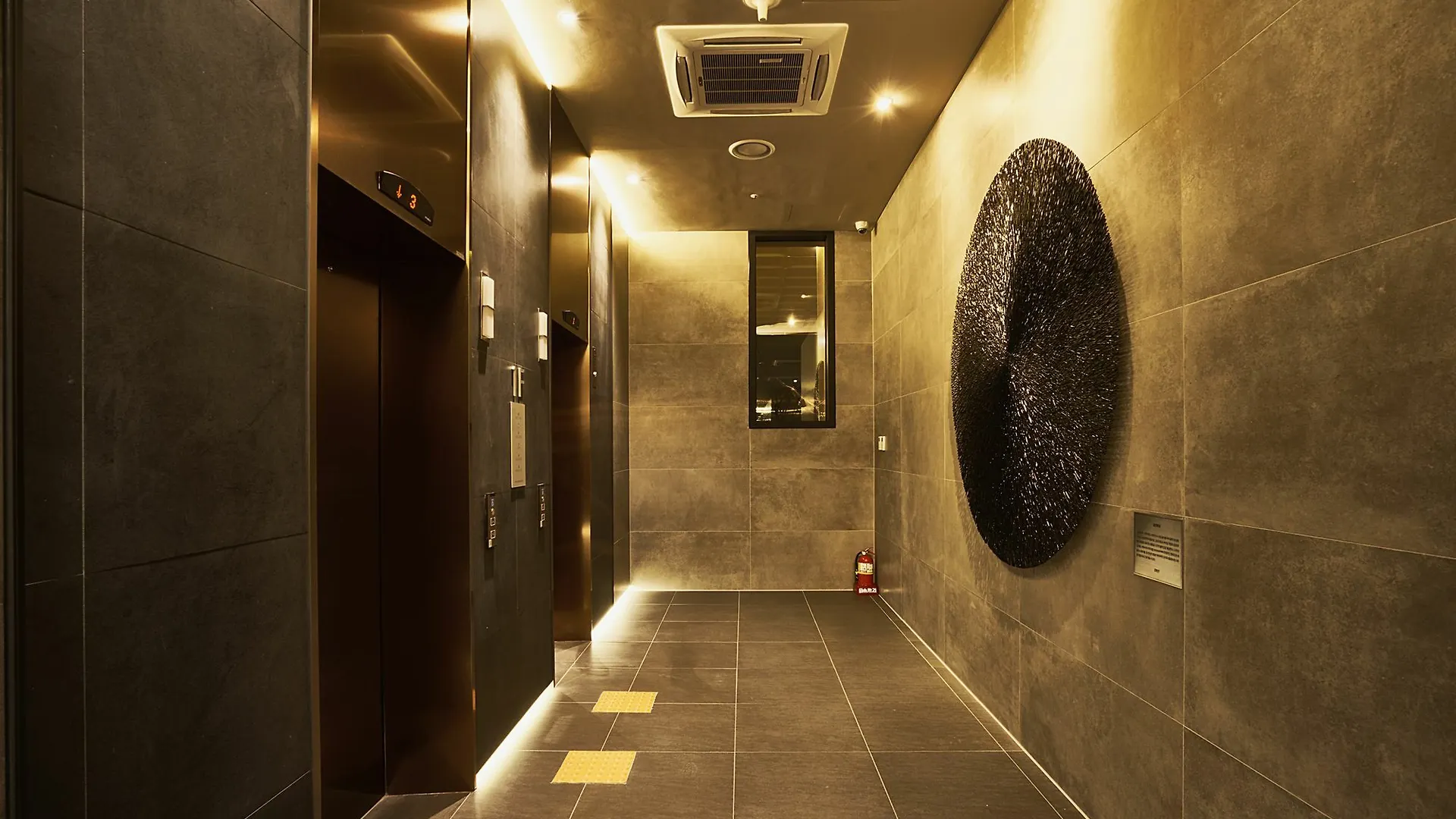 Royal Emporium Incheon Airport Hotel