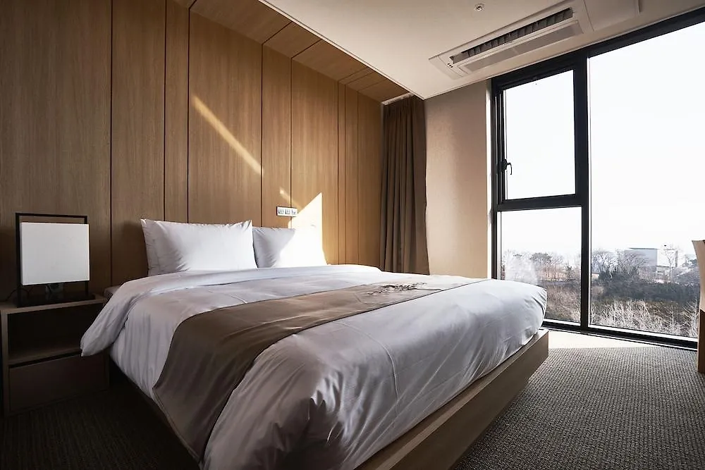 Royal Emporium Incheon Airport Hotel 4*,