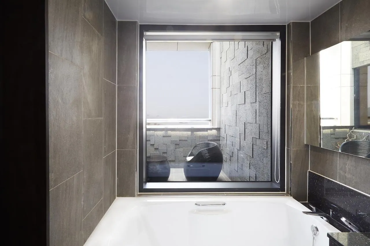 Royal Emporium Incheon Airport Hotel