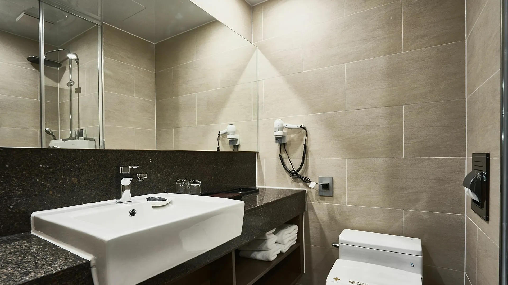 ****  Royal Emporium Incheon Airport Hotel South Korea